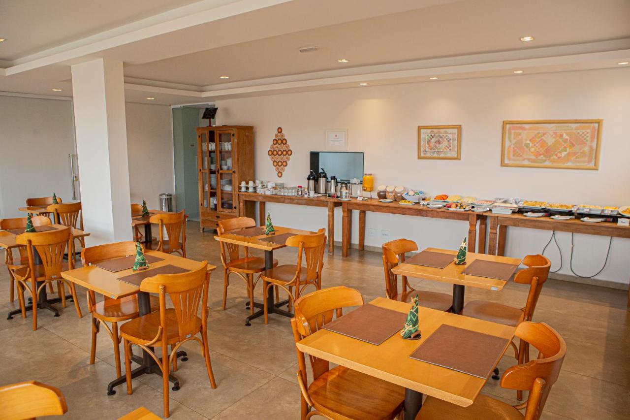 Prado Hotel 암파로 외부 사진