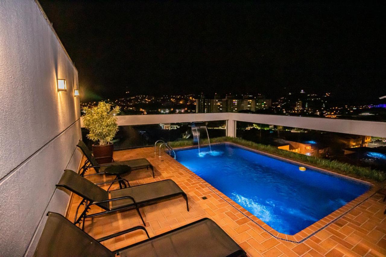 Prado Hotel 암파로 외부 사진