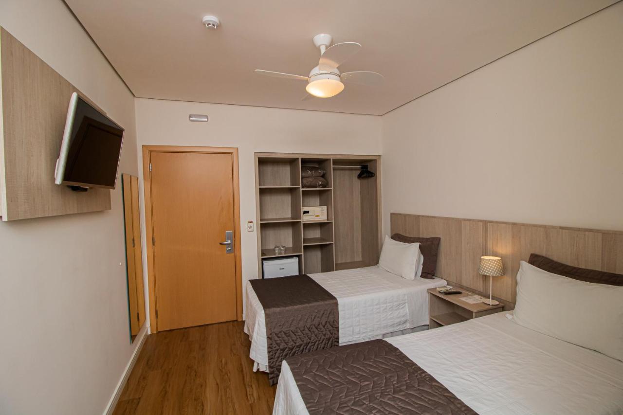 Prado Hotel 암파로 외부 사진