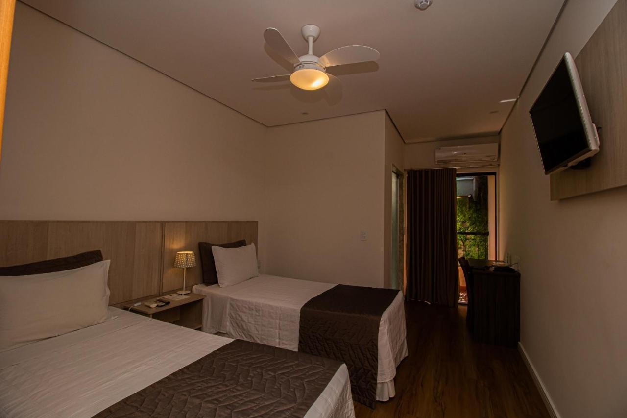 Prado Hotel 암파로 외부 사진