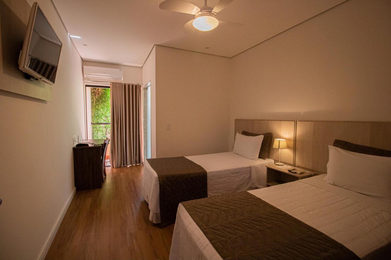 Prado Hotel 암파로 외부 사진