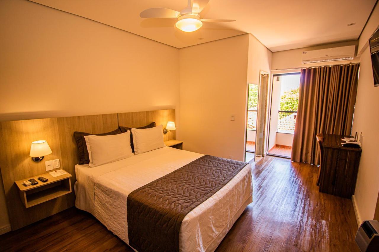 Prado Hotel 암파로 외부 사진